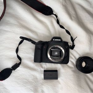 Canon EOS 6D with 50mm 1.8 lens - battery/strap and charger included